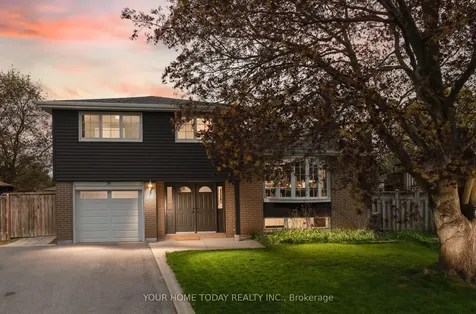 39 Eleanor Crescent Halton Hills ON L7G 2T7