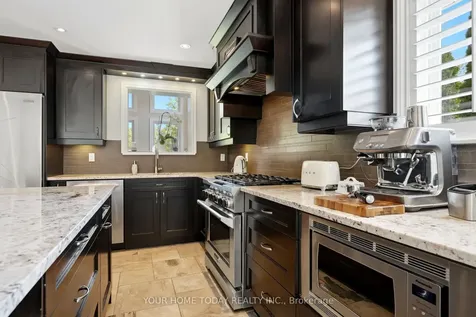 39 Eleanor Crescent Halton Hills ON L7G 2T7