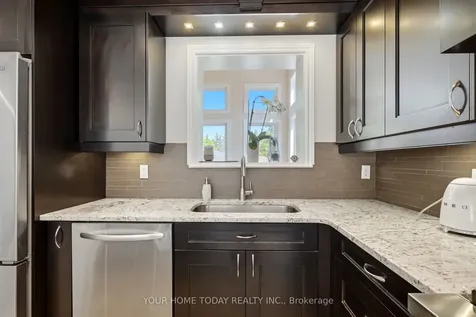 39 Eleanor Crescent Halton Hills ON L7G 2T7