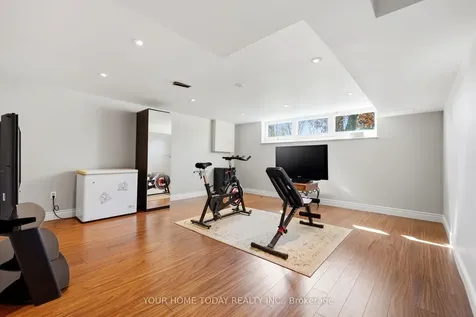 39 Eleanor Crescent Halton Hills ON L7G 2T7