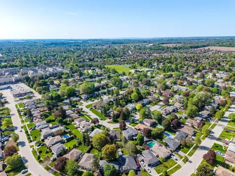 39 Eleanor Crescent Halton Hills ON L7G 2T7