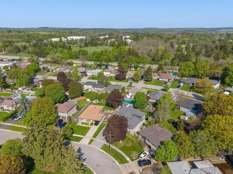 39 Eleanor Crescent Halton Hills ON L7G 2T7