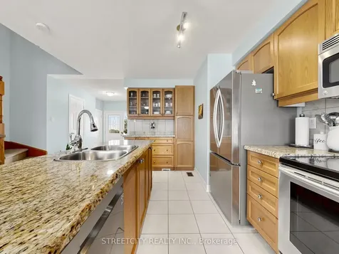 78 Waterbury Street Caledon ON L7E 1X5