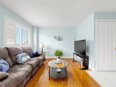 78 Waterbury Street Caledon ON L7E 1X5