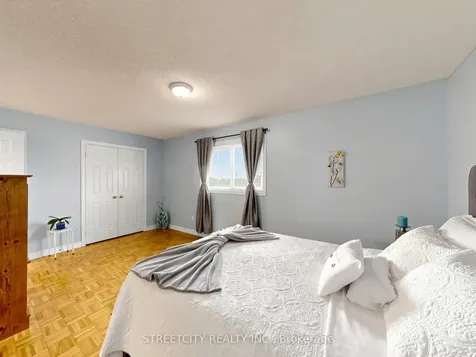 78 Waterbury Street Caledon ON L7E 1X5