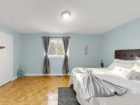 78 Waterbury Street Caledon ON L7E 1X5