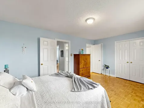 78 Waterbury Street Caledon ON L7E 1X5