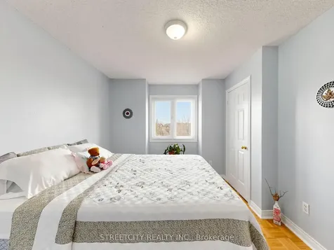78 Waterbury Street Caledon ON L7E 1X5