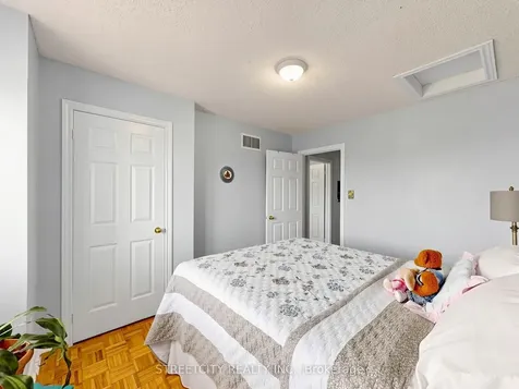 78 Waterbury Street Caledon ON L7E 1X5