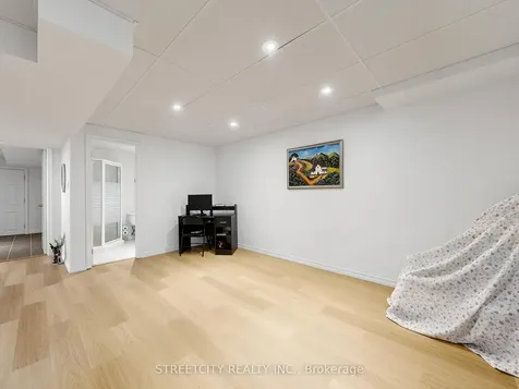 78 Waterbury Street Caledon ON L7E 1X5