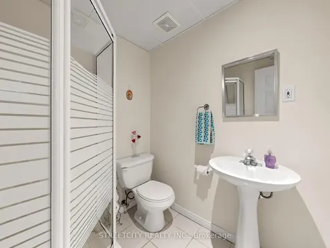 78 Waterbury Street Caledon ON L7E 1X5