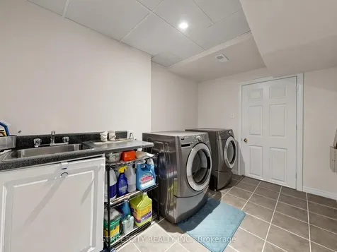 78 Waterbury Street Caledon ON L7E 1X5