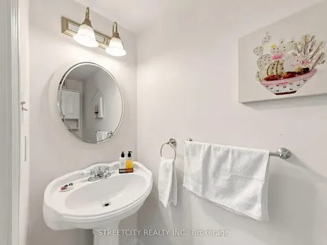 78 Waterbury Street Caledon ON L7E 1X5