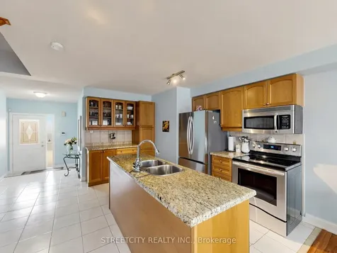 78 Waterbury Street Caledon ON L7E 1X5