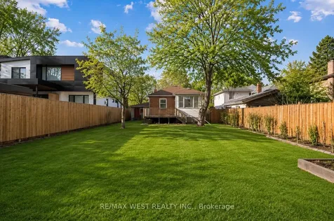 29 Prennan Avenue Toronto ON M9B 4B7