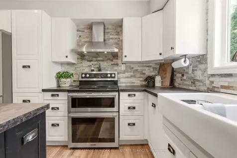 2207 Jester Court Burlington ON L7P 3E8