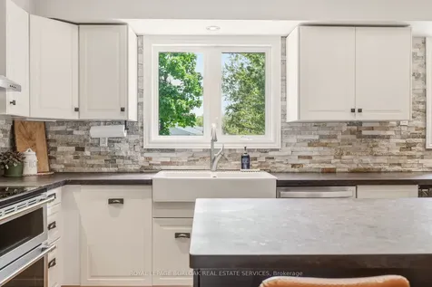 2207 Jester Court Burlington ON L7P 3E8