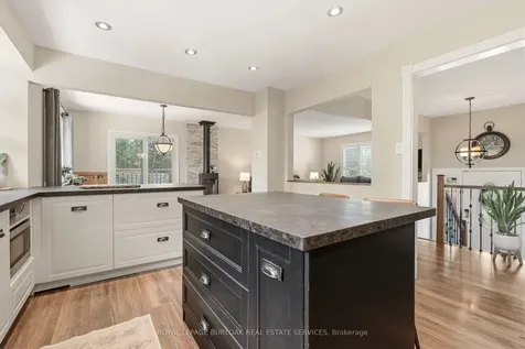 2207 Jester Court Burlington ON L7P 3E8