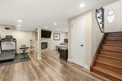 2207 Jester Court Burlington ON L7P 3E8