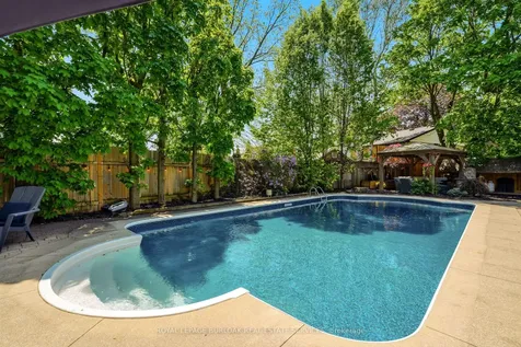 2207 Jester Court Burlington ON L7P 3E8