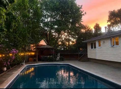2207 Jester Court Burlington ON L7P 3E8