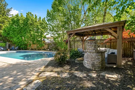2207 Jester Court Burlington ON L7P 3E8