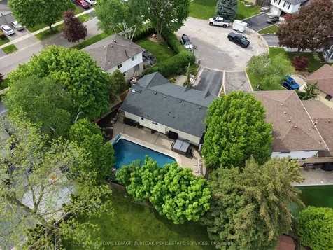 2207 Jester Court Burlington ON L7P 3E8