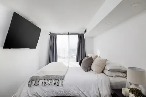 880 Dundas Street W Mississauga ON L5C 4H3