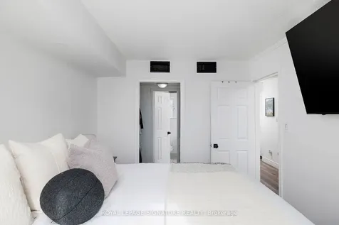 880 Dundas Street W Mississauga ON L5C 4H3