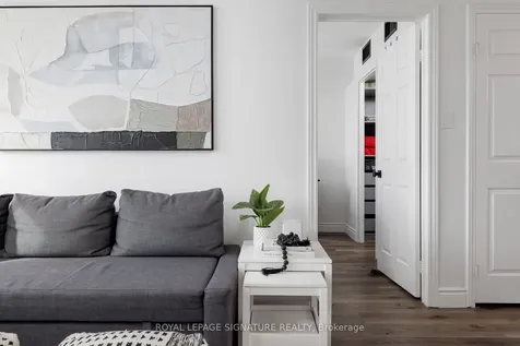 880 Dundas Street W Mississauga ON L5C 4H3