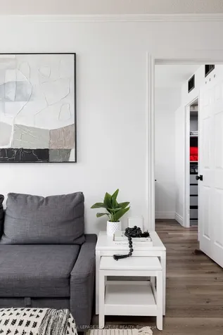 880 Dundas Street W Mississauga ON L5C 4H3