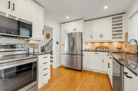 370 Dunlop Crescent Burlington ON L7L 3N7