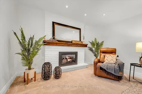 370 Dunlop Crescent Burlington ON L7L 3N7
