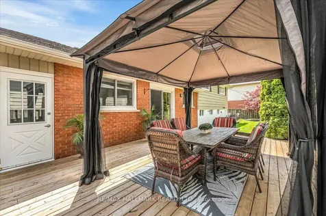 370 Dunlop Crescent Burlington ON L7L 3N7