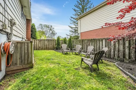 370 Dunlop Crescent Burlington ON L7L 3N7