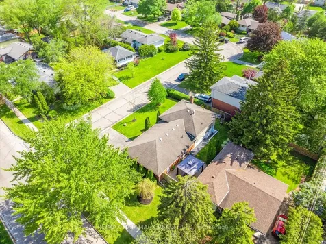 370 Dunlop Crescent Burlington ON L7L 3N7