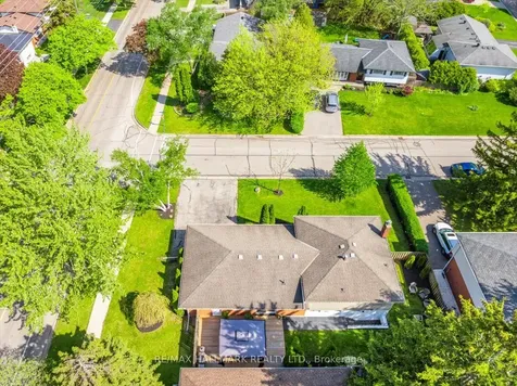 370 Dunlop Crescent Burlington ON L7L 3N7