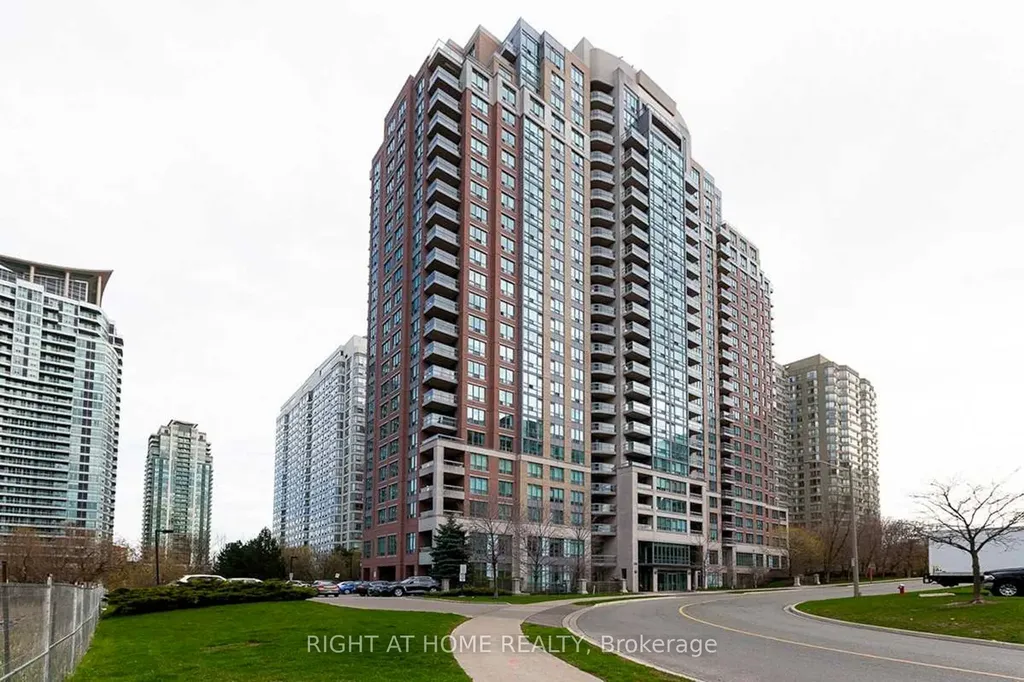 156 Enfield Place Mississauga ON L5B 4L8