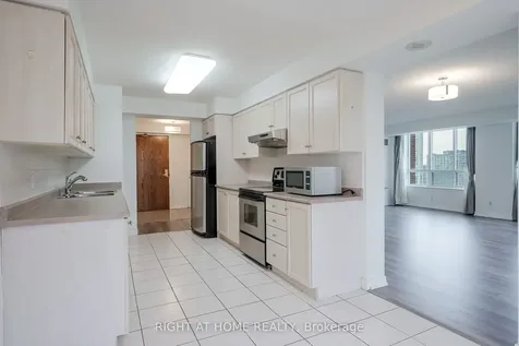 156 Enfield Place Mississauga ON L5B 4L8
