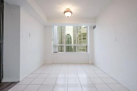 156 Enfield Place Mississauga ON L5B 4L8