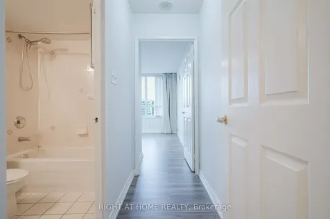 156 Enfield Place Mississauga ON L5B 4L8