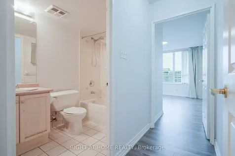 156 Enfield Place Mississauga ON L5B 4L8