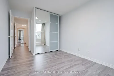 156 Enfield Place Mississauga ON L5B 4L8