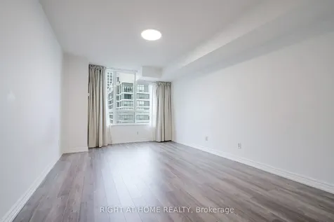 156 Enfield Place Mississauga ON L5B 4L8