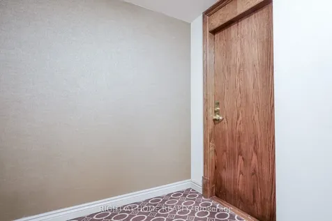156 Enfield Place Mississauga ON L5B 4L8