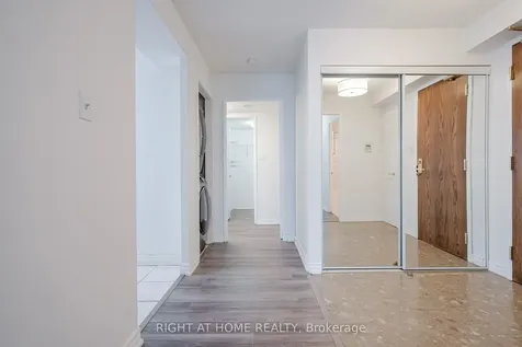 156 Enfield Place Mississauga ON L5B 4L8