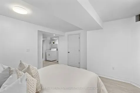 175 Manley Lane Milton ON L9T 5P1