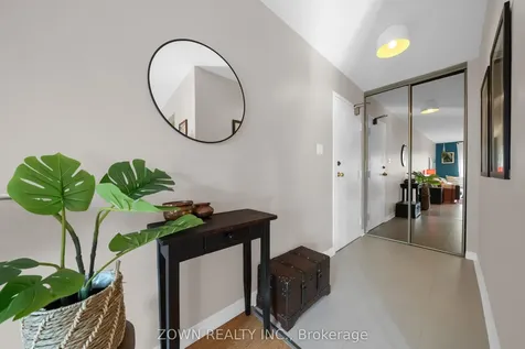 3835 Lakeshore Boulevard W Toronto ON M8W 1R2