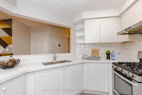 10 Vista Green Crescent Brampton ON L7A 2S3