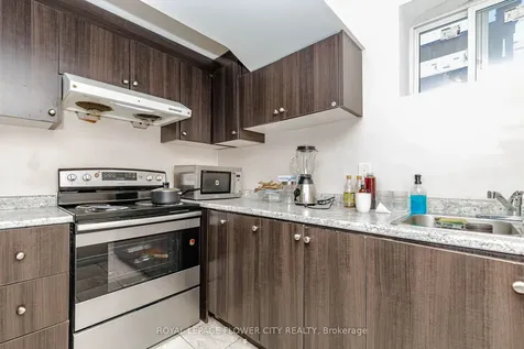 10 Vista Green Crescent Brampton ON L7A 2S3